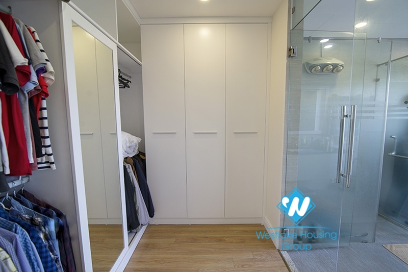 Beautiful 4 bedrooms villa for rent in Vinhome Riverside near BIS international school